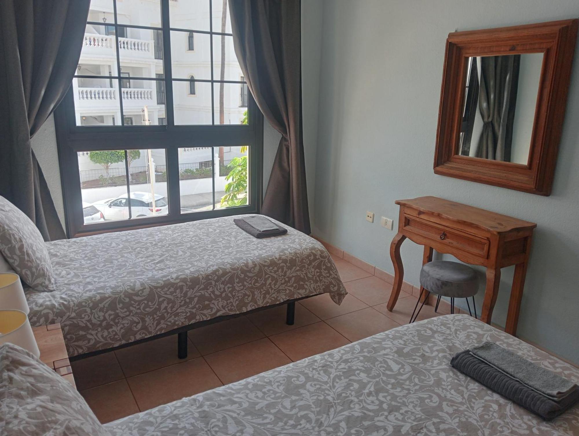 Greatly Located Apartment With Heated Pool, Los Cristianos Los Cristianos  Eksteriør billede