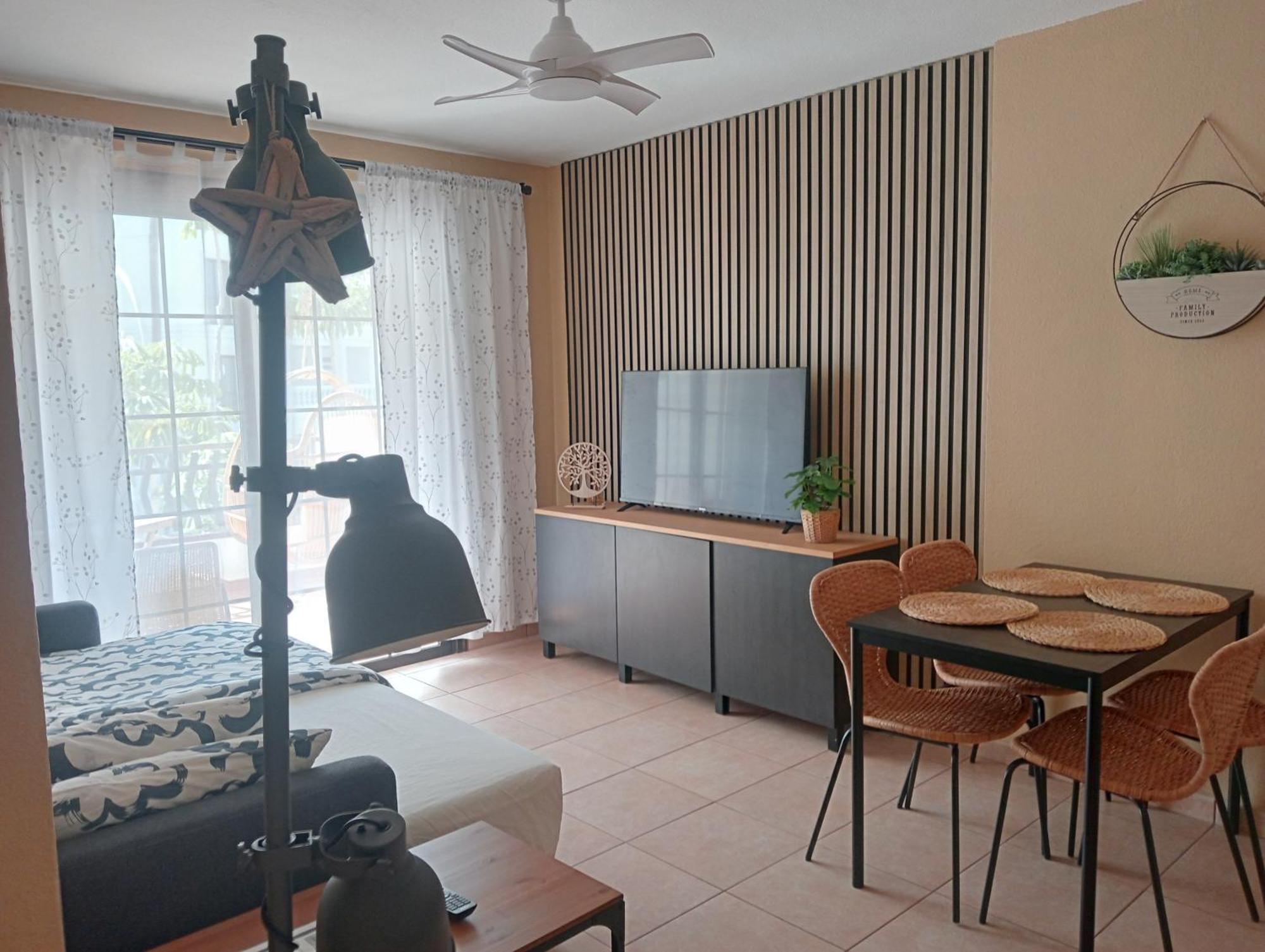 Greatly Located Apartment With Heated Pool, Los Cristianos Los Cristianos  Eksteriør billede