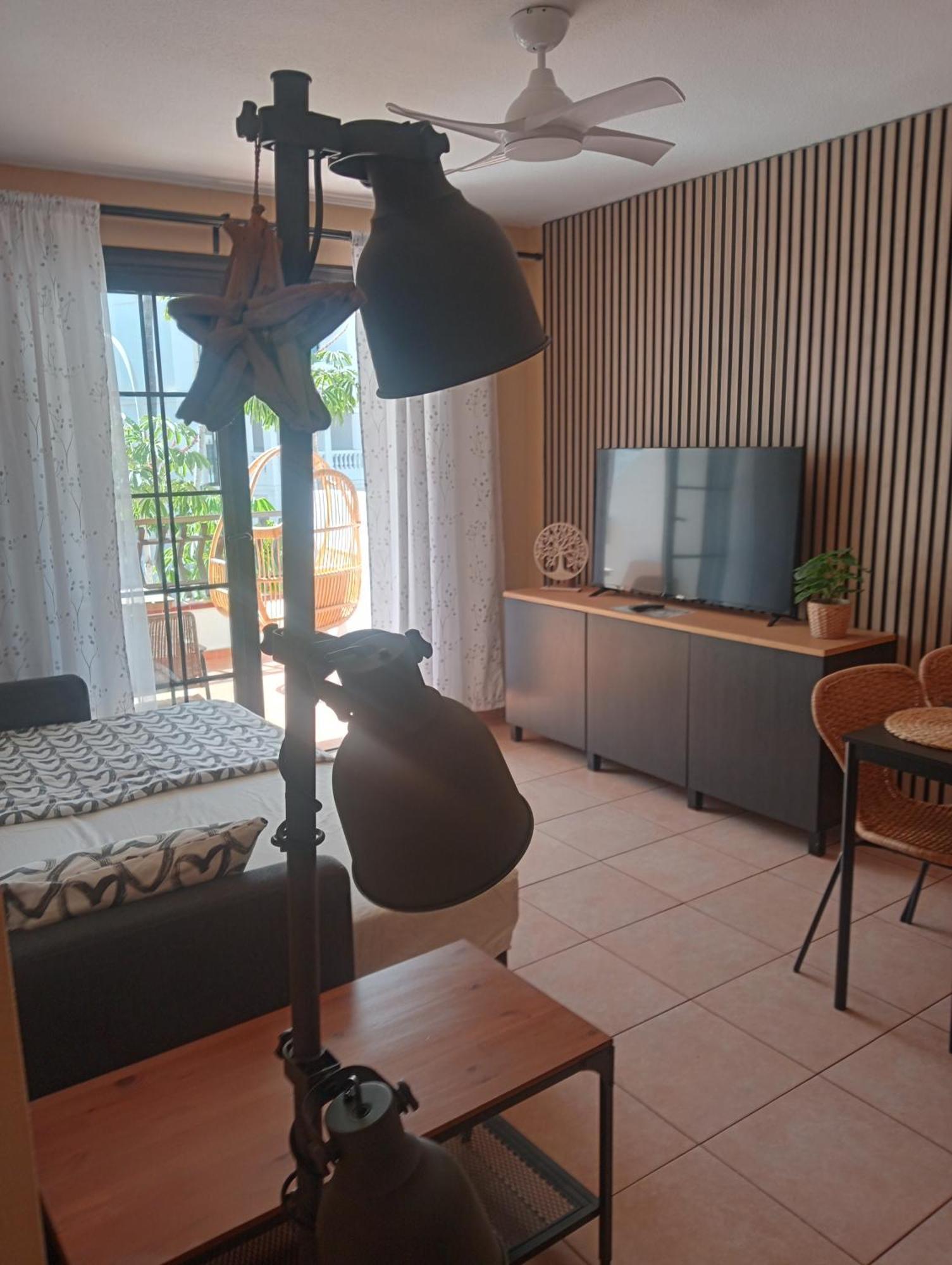 Greatly Located Apartment With Heated Pool, Los Cristianos Los Cristianos  Eksteriør billede